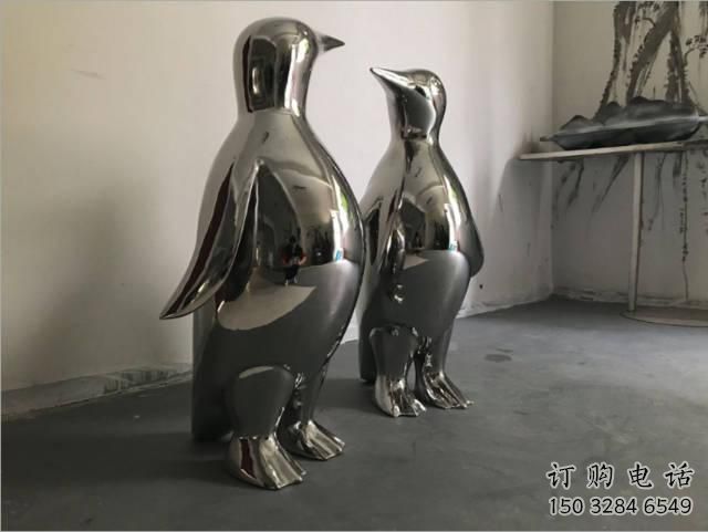 對視企鵝雕塑廠家 可愛鳥禽 不銹鋼雕塑企鵝定制 對視企鵝雕塑廠家 可愛鳥禽 不銹鋼雕塑企鵝定制