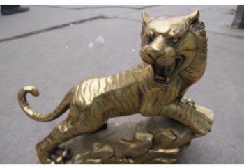 玄關老虎雕塑廠家 創(chuàng)意仿真擺件 風景區(qū)仿古老虎雕塑