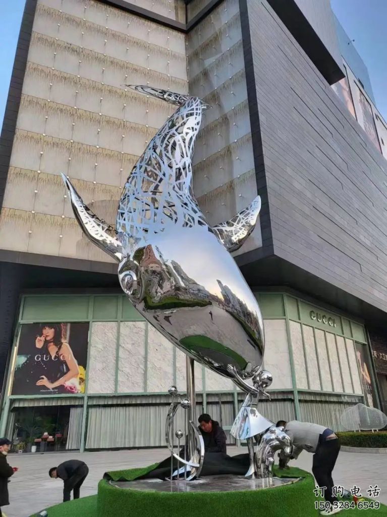賓館金魚(yú)雕塑廠家 歐式仿真小品 戶外鏡面金魚(yú)雕塑