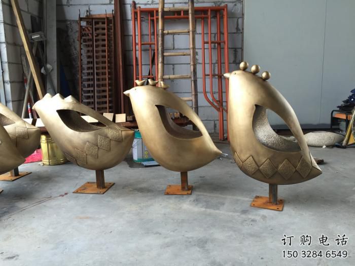抽象雀鳥雕塑廠家 創(chuàng)意酒店擺件 玄關(guān)彩繪雀鳥雕塑 抽象雀鳥雕塑廠家 創(chuàng)意酒店擺件 玄關(guān)彩繪雀鳥雕塑