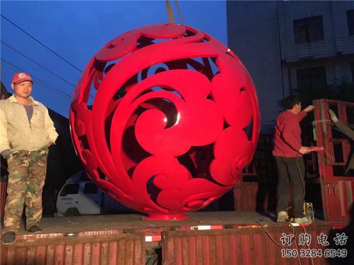 大型商場球狀雕塑廠家 鏤空創(chuàng)意擺件 烤漆不銹鋼球狀雕塑
