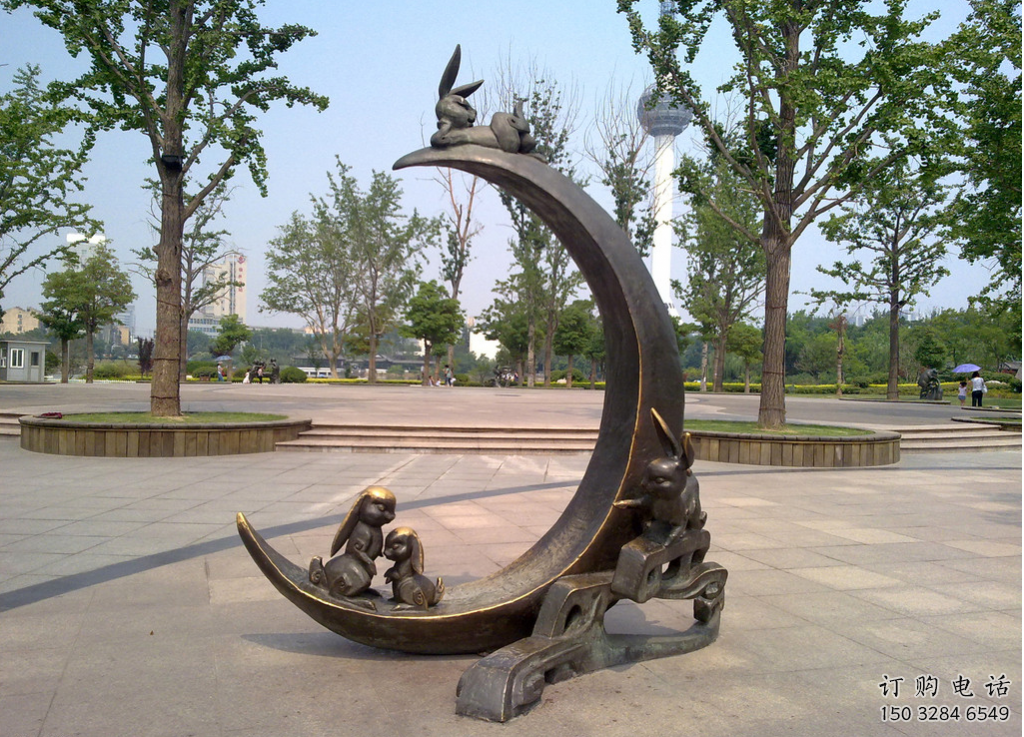中式月亮雕塑廠家 現(xiàn)代廣場(chǎng)小品 游樂(lè)場(chǎng)不銹鋼月亮雕塑生產(chǎn)