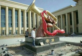 現(xiàn)代沖鋒號雕塑廠家 大型別墅區(qū)擺件 戶外不銹鋼沖鋒號雕塑