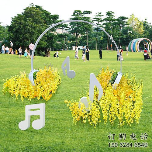 抽象耳麥雕塑廠家 廣場(chǎng)小品 戶外不銹鋼耳麥雕塑加工