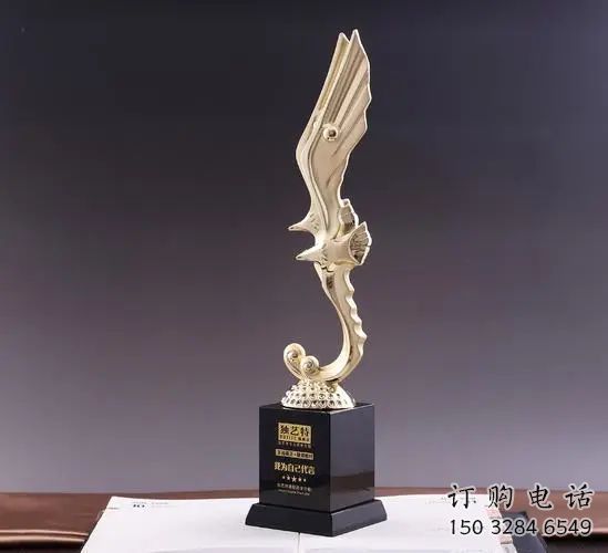 現(xiàn)代獎杯雕塑廠家 大型別墅區(qū)擺件 戶外不銹鋼獎杯雕塑廠