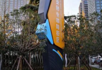 廣場(chǎng)牙膏雕塑廠家 草地小品  烤漆不銹鋼牙膏雕塑廠