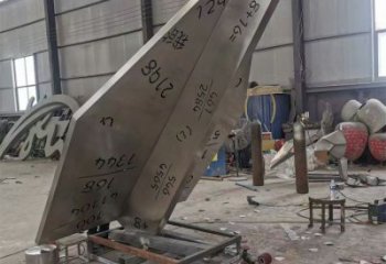 大門(mén)口飛機(jī)雕塑生產(chǎn)商 發(fā)光公園小品 仿真雕塑