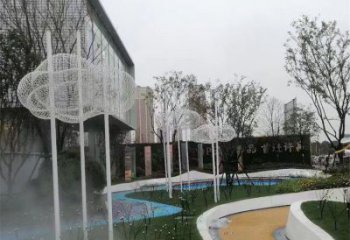 預(yù)定景觀云梯雕塑 彩繪剪紙?zhí)葑拥袼?校園云朵雕塑實景圖