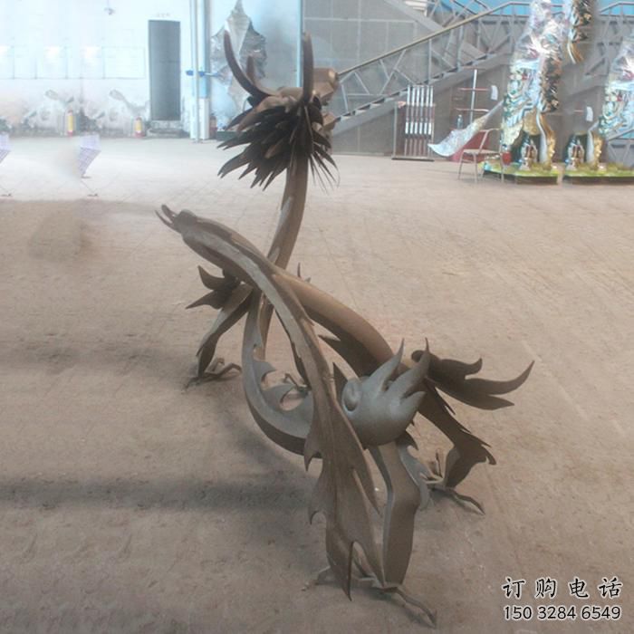 幾何恐龍雕塑供應(yīng)，城區(qū)小品，鐵藝恐龍雕塑制造商