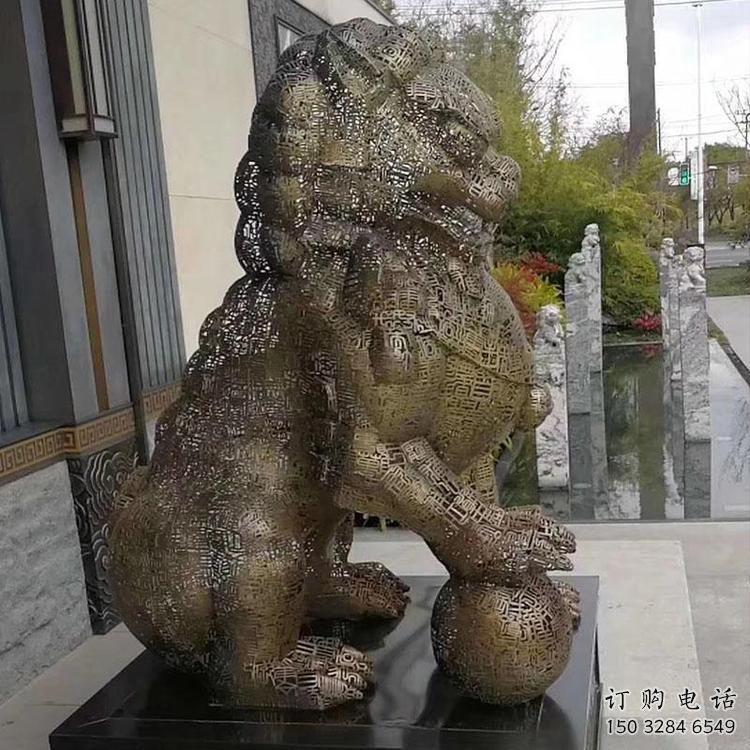 獅子鏤空雕塑優(yōu)選，城市裝飾，景觀不銹鋼獅子雕塑供給