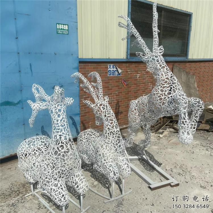 梅花鹿雕塑精品，白鋼構(gòu)件，鏤空梅花鹿雕塑廠家