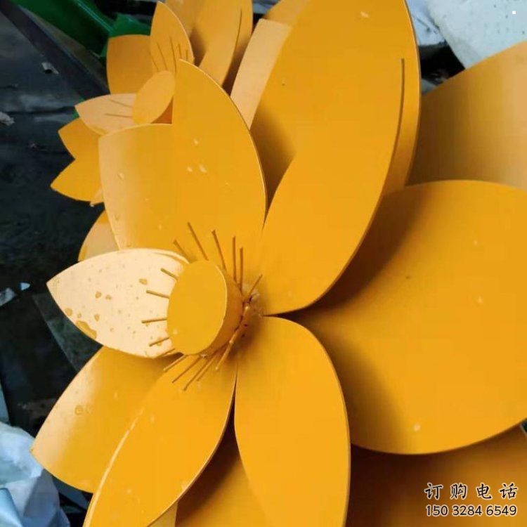 黃蓮花雕塑定做，廣場雕塑，室外烤漆黃蓮花雕塑提供
