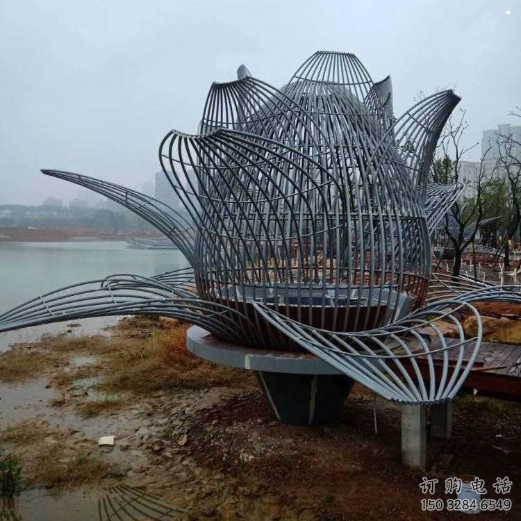 鏤空蓮花雕塑廠家，景區(qū)雕塑，景觀燈光蓮花雕塑指用