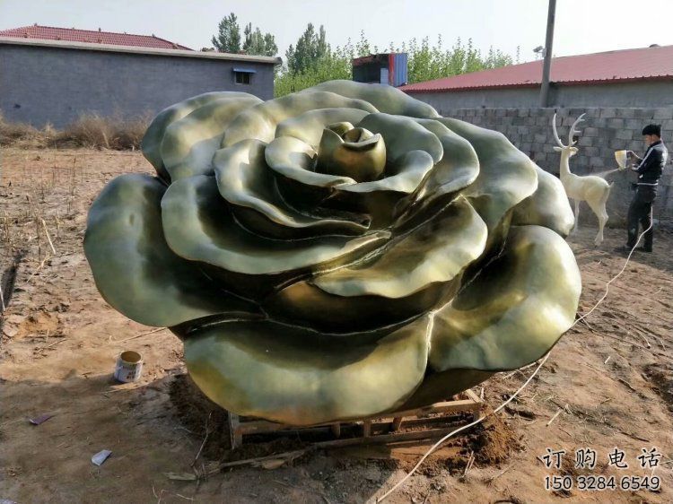 玫瑰花雕塑擺件，室外軟裝，玻璃鋼玫瑰花雕塑廠家