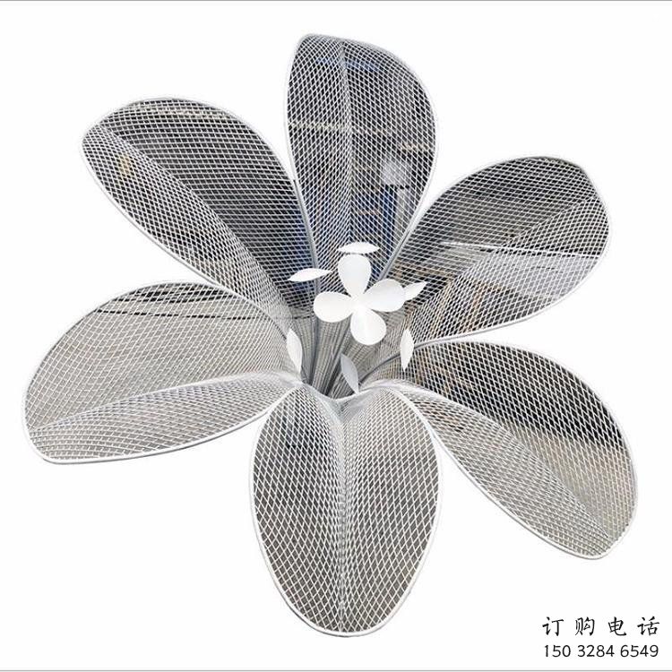 山茶花雕塑制作，村標概念，鏤空山茶花雕塑專供