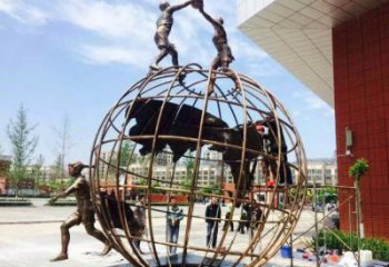 地球儀雕塑供應(yīng)，地標(biāo)擺件，地球儀人物雕塑制造廠家