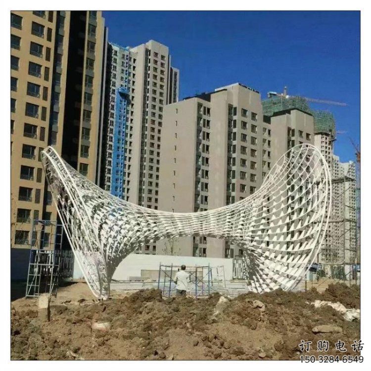 花瓶雕塑標(biāo)準(zhǔn)，彩鋼制作，鏤空花瓶雕塑優(yōu)價(jià)