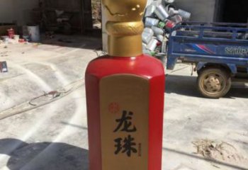 街道酒瓶雕塑，鍛造景觀雕塑，彩繪效果