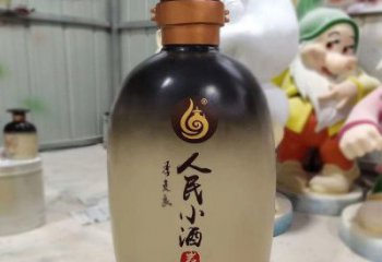 酒瓶雕塑服務(wù)商，美陳雕塑，玻璃鋼酒瓶雕塑精選