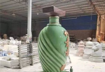 酒瓶雕塑展品，公園小品，城市玻璃鋼酒瓶雕塑供需