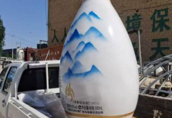 洋酒瓶雕塑定價(jià)，街頭雕塑，玻璃鋼洋酒瓶雕塑制作