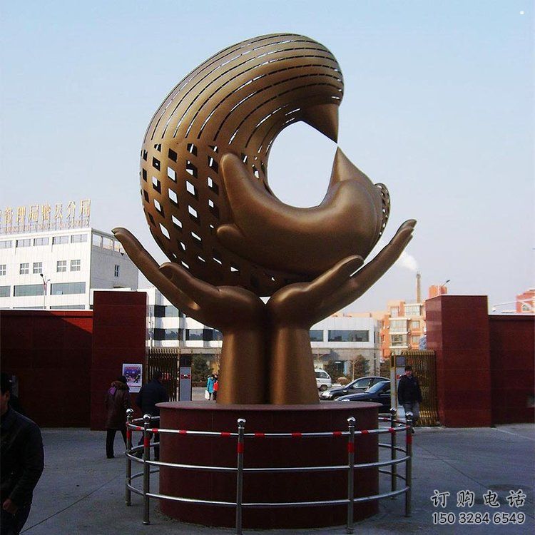雙手雕塑系列精選，小區(qū)雕塑，不銹鋼雙手雕塑定做廠家