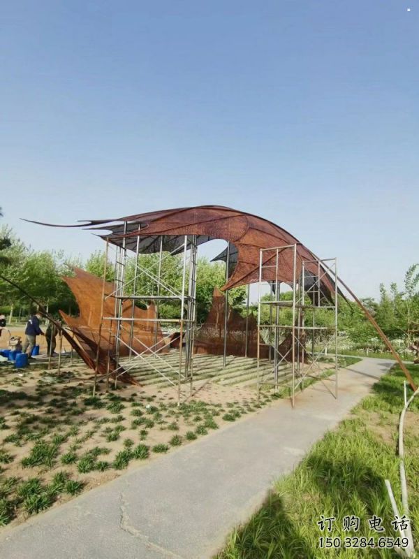 鏤空楓葉雕塑廠家，廣場(chǎng)系列，鐵藝楓葉雕塑生產(chǎn)廠家
