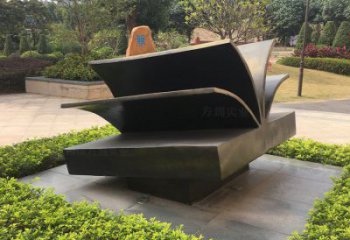 銅書本雕塑制作，景區(qū)案例，銅書本雕塑定做廠家