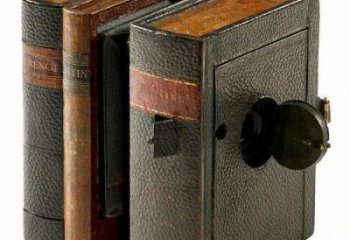 銅書(shū)籍雕塑廠家，金屬組合，銅書(shū)籍雕塑定做