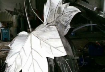 楓葉雕塑觀賞型，街景小品，金屬楓葉雕塑主題常用