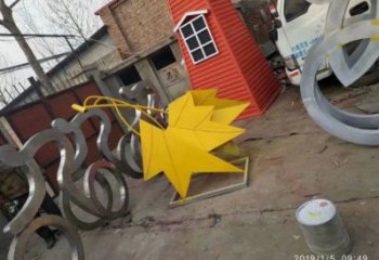 楓葉雕塑通用，街景小品，烤漆楓葉雕塑制造廠家