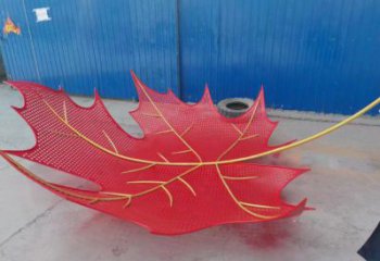 鏤空楓葉雕塑制造，歐式風(fēng)格，鐵藝楓葉雕塑定制廠家