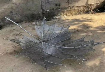鐵藝楓葉雕塑工廠，多彩藝術(shù)，鏤空楓葉雕塑供應(yīng)
