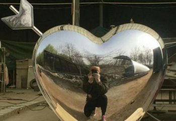 抽象心形球雕塑展品，小區(qū)雕塑，不銹鋼心形球雕塑制作精選