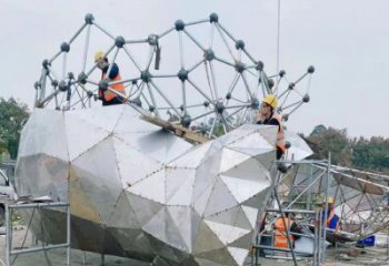 熊貓雕塑制造，街景小品，景觀切面熊貓雕塑優(yōu)價