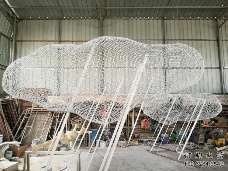 鏤空云朵雕塑，編織工藝制作，金屬景觀雕塑