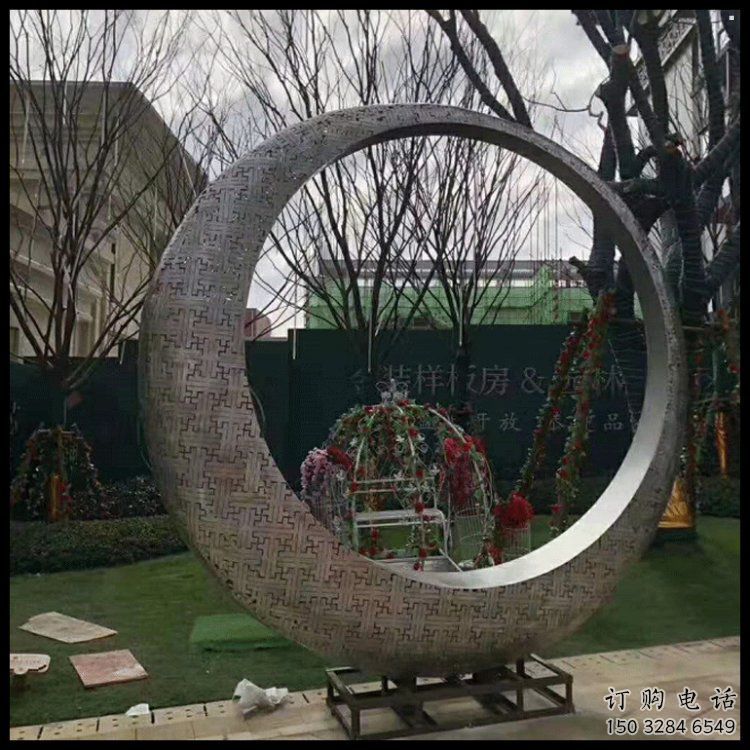 月牙雕塑工廠優(yōu)選，城市裝飾，景觀鏤空月牙雕塑供給