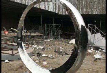 月牙雕塑選用，小區(qū)擺件，大型鏤空月牙雕塑公司