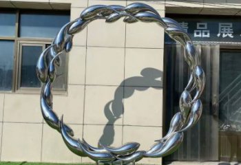 金魚雕塑訂做特供，室外軟裝，標志圓環(huán)金魚雕塑供應