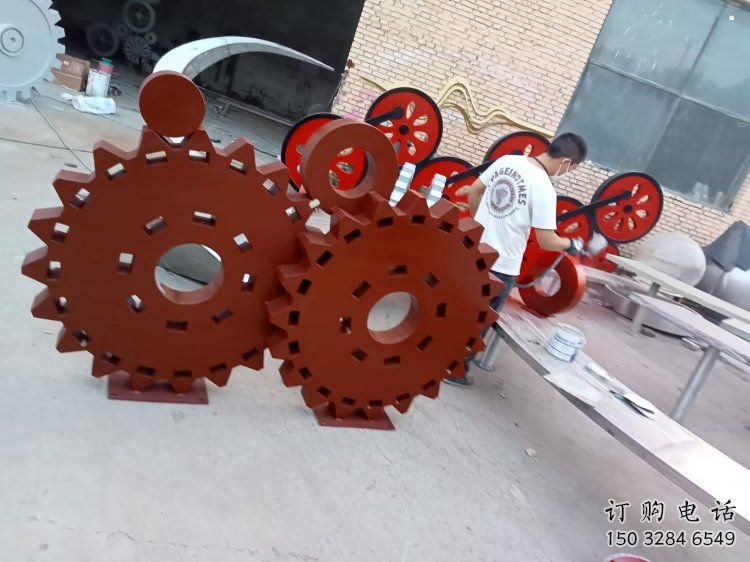 車輪雕塑定制制造，歐式風(fēng)格，車輪雕塑裝飾供給