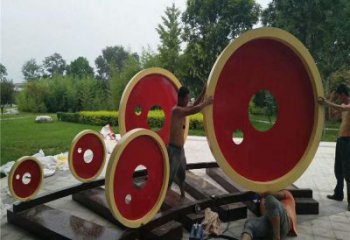 車輪雕塑精品，白鋼構(gòu)件，別墅車輪雕塑供求