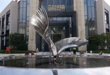 景觀鳥翅雕塑供應(yīng)，校園雕塑，不銹鋼鳥翅雕塑供求