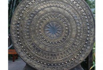 銅鼓雕塑選用，多彩藝術(shù)，鏤空銅鼓雕塑展品