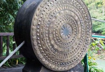 銅鼓雕塑預(yù)定，小區(qū)擺件，銅鼓雕塑主題精品