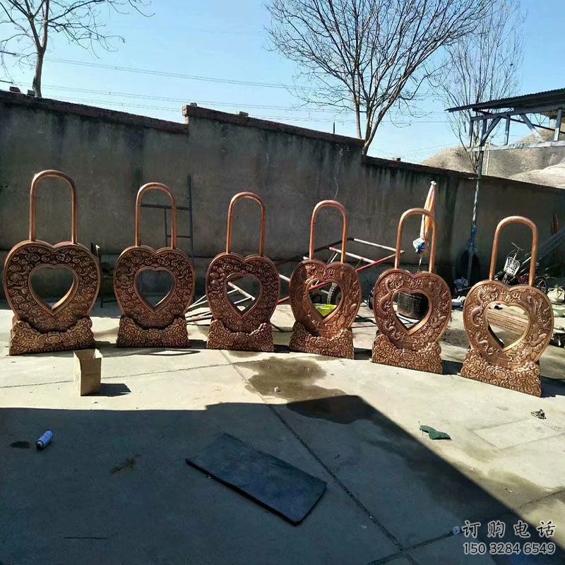 同心鎖雕塑工廠標準，多彩藝術(shù)，鎖子雕塑供應(yīng)