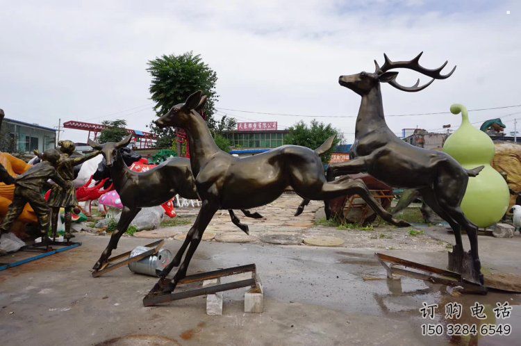 柳州戶外小鹿批發(fā)，動(dòng)物雕塑，梅花鹿銅雕塑供求