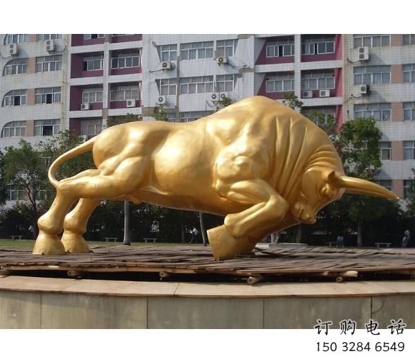 桂林風(fēng)景區(qū)開荒牛雕塑