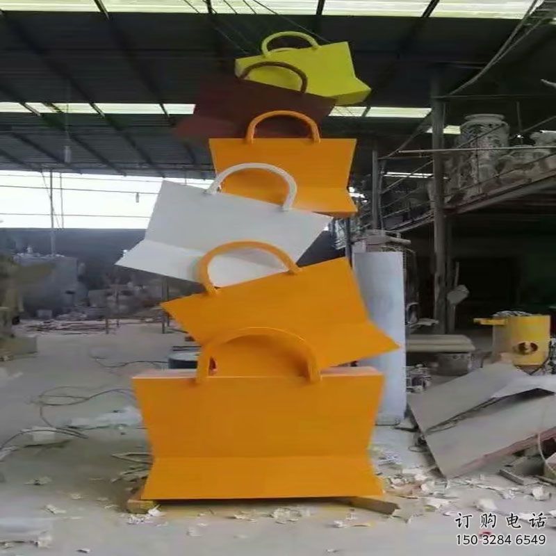 百色烤漆挎包雕塑制造商，室外軟裝，景觀挎包雕塑制作