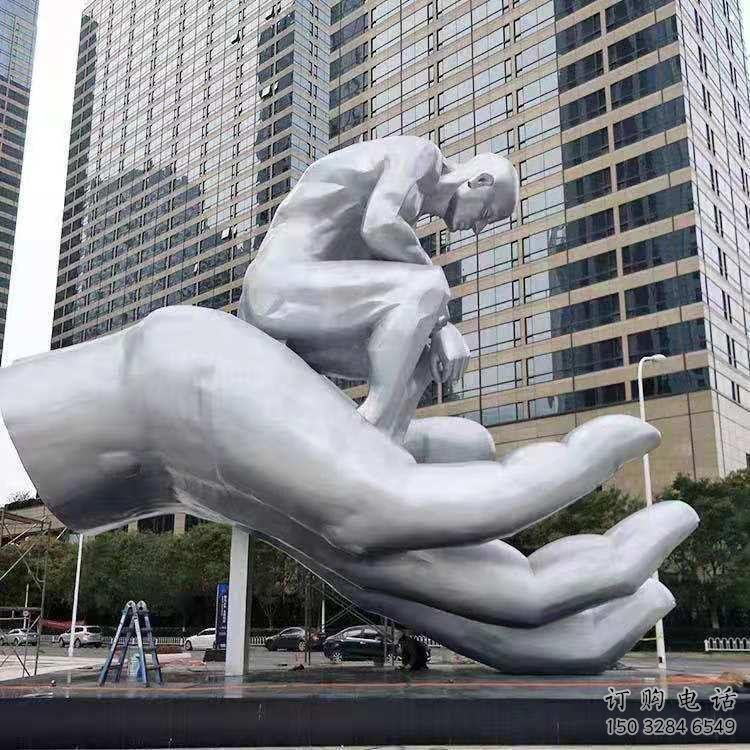 辛集沉思者雕塑，景觀雕塑，手托人物雕塑廠家提供