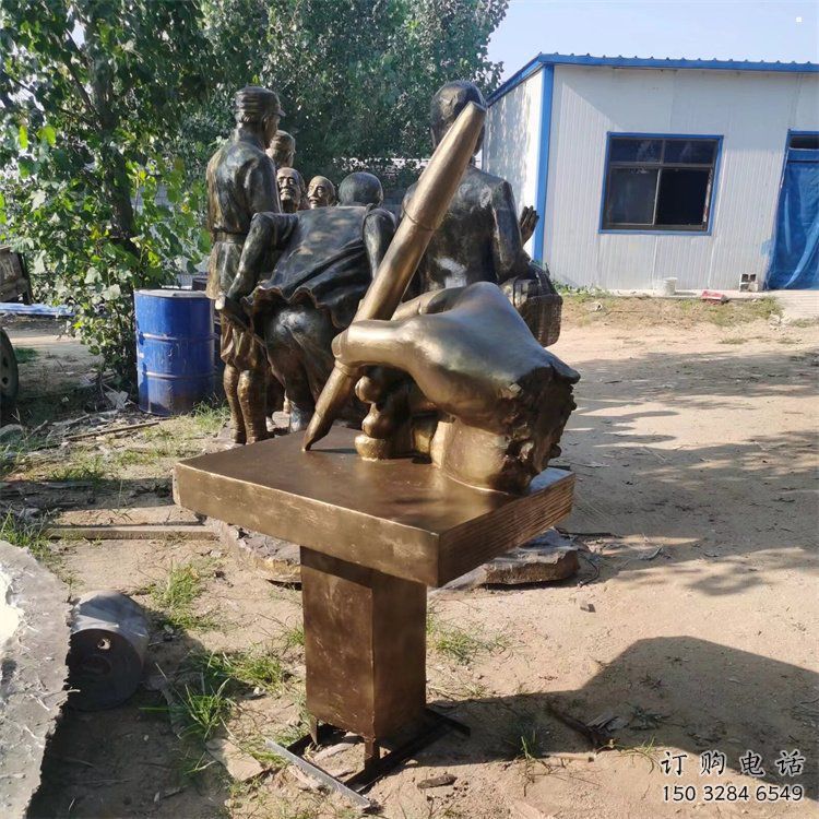 遼源手握鋼筆雕塑，街道標(biāo)識(shí)，玻璃鋼手握鋼筆雕塑廠家